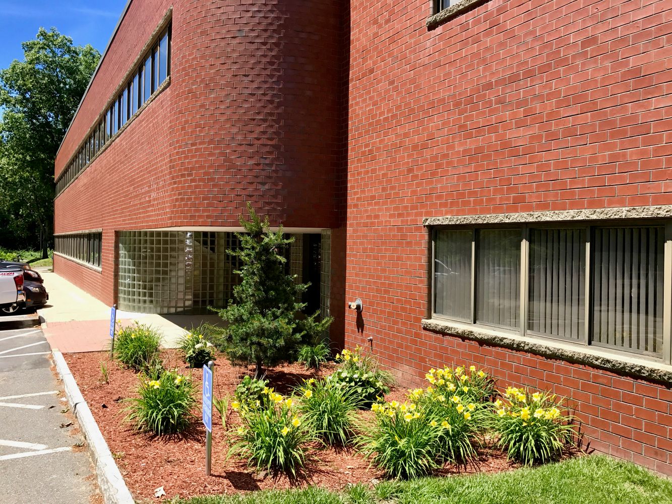 436 Amherst St, Nashua, NH 03063